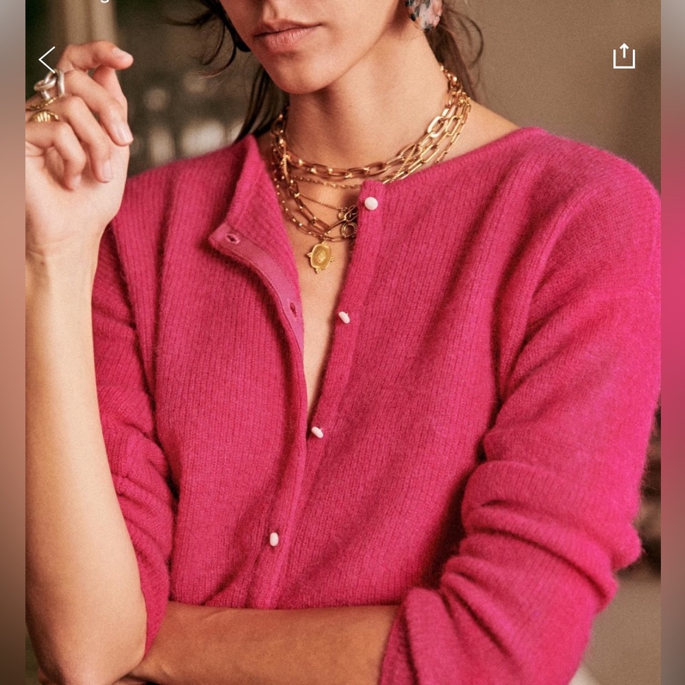 Sézane Gaspard sweater in fuchsia. Size XS